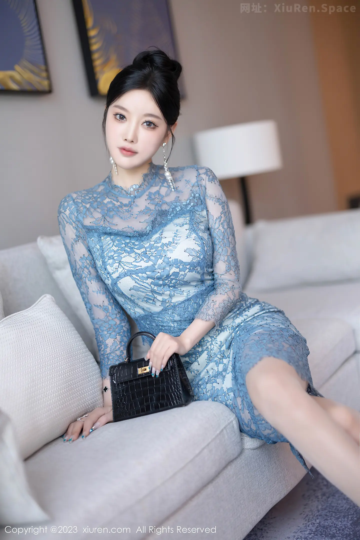 图片[5]-[XiuRen秀人网]VOL.7732 女神杨晨晨蓝灰色薄纱旗袍+性感淡蓝情趣服秀惹火身材诱惑写真82P-秀人网官方网站